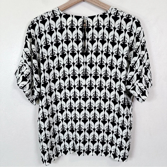 H&M Womens Size 12 Short Sleeve Fun Print Over Blouse - Picture 10 of 10